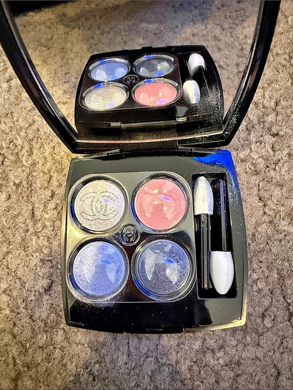 Chanel Les 4 Ombres Multi-Effect Quadra Eyeshadow 19 Denim Dream 19 Denim Dream